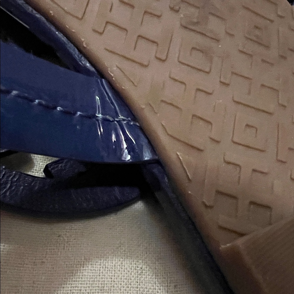 Tory Burch Miller Thong Sandal Patent Leather Bright Indigo size 6 - Picture 10 of 16